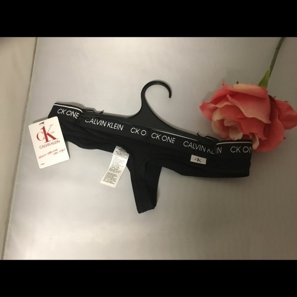 CALVIN KLEIN SIGNATURE ICONIC STYLE THONG - Picture 5 of 5
